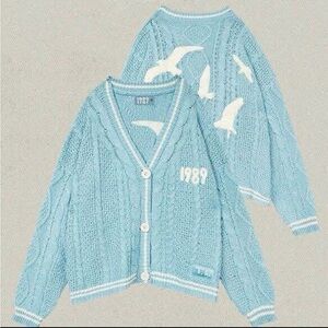 Taylor Swift Blue 1989 Cardigan size XL/XXL Like New!